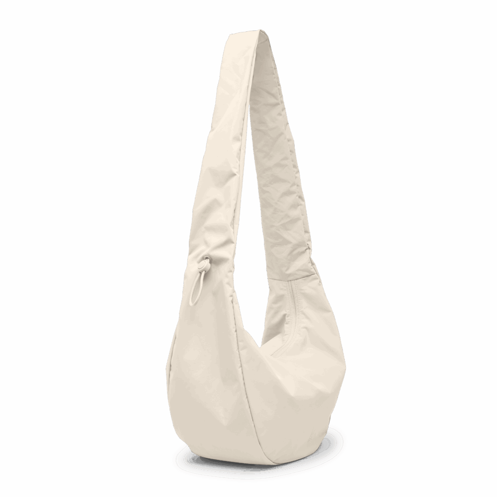 MOON_BAG_RUFFLE_soft-shell_03-diagonal_shadow_compressed.png