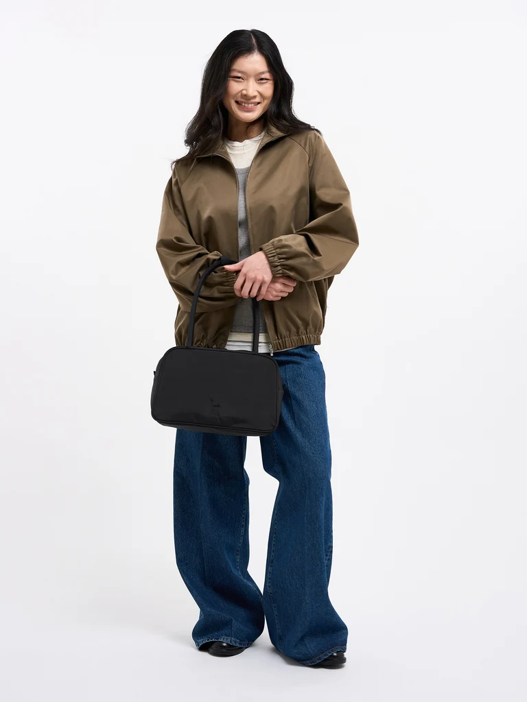 BA0571MO-100_STRIKE_BAG_black_mood_26-07-23_24_WORLD_ECOM_09018