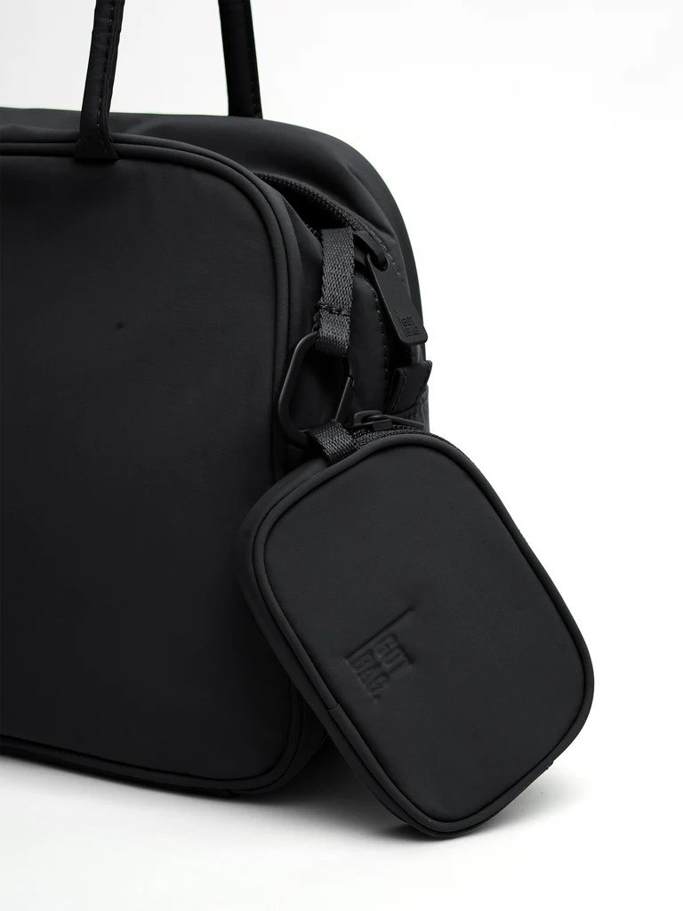 BA0571MO-100_STRIKE_BAG_black_still_____detail_inside_bag